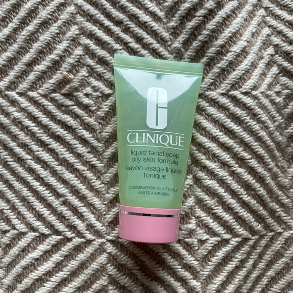 Clinique Skincare Set - Liquid Facial Soap, Clarifying Lotion 2 & Makeup Remover - Picture 3 of 5